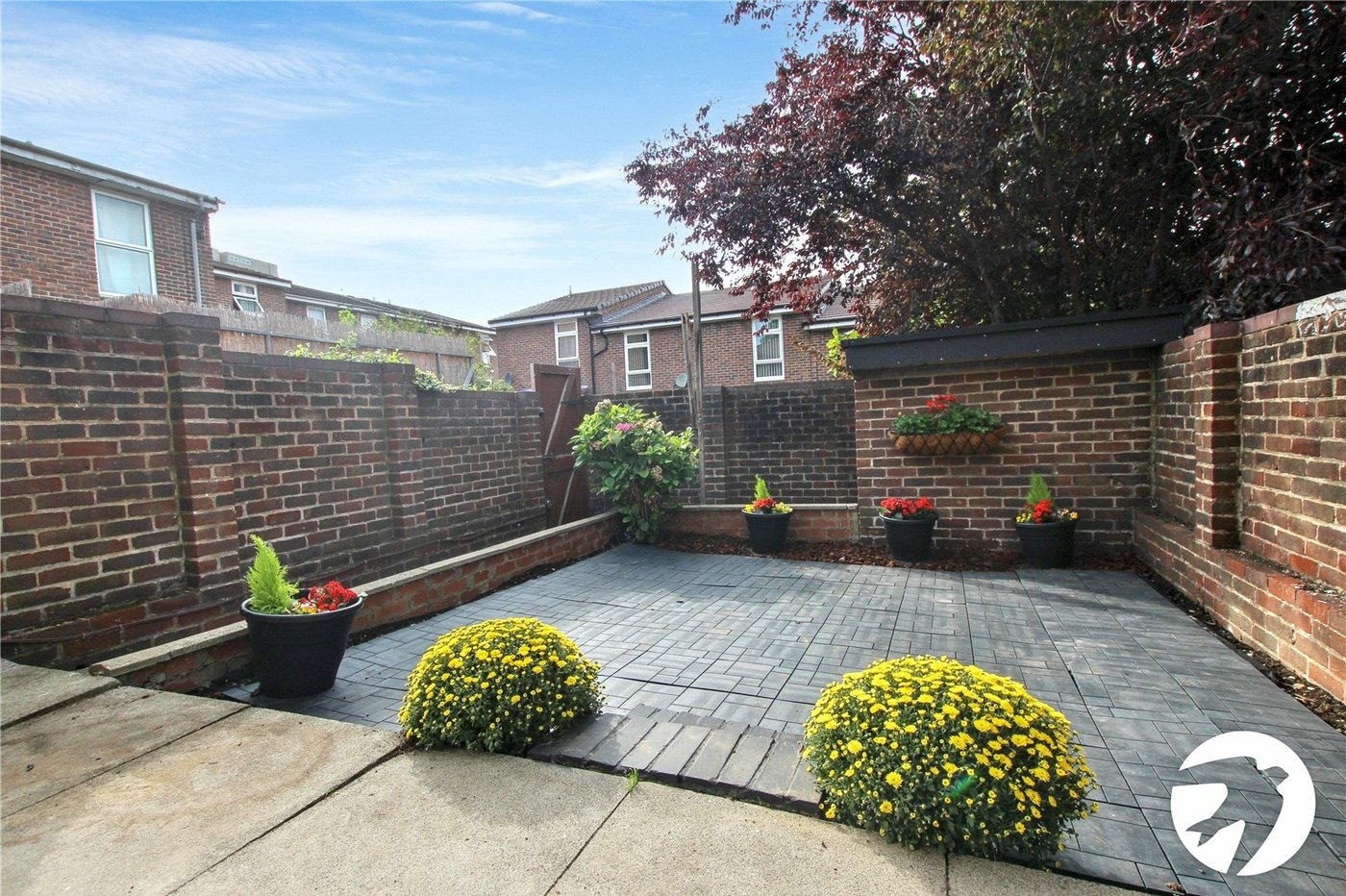 3 bedroom house for sale in London | Robinson Jackson