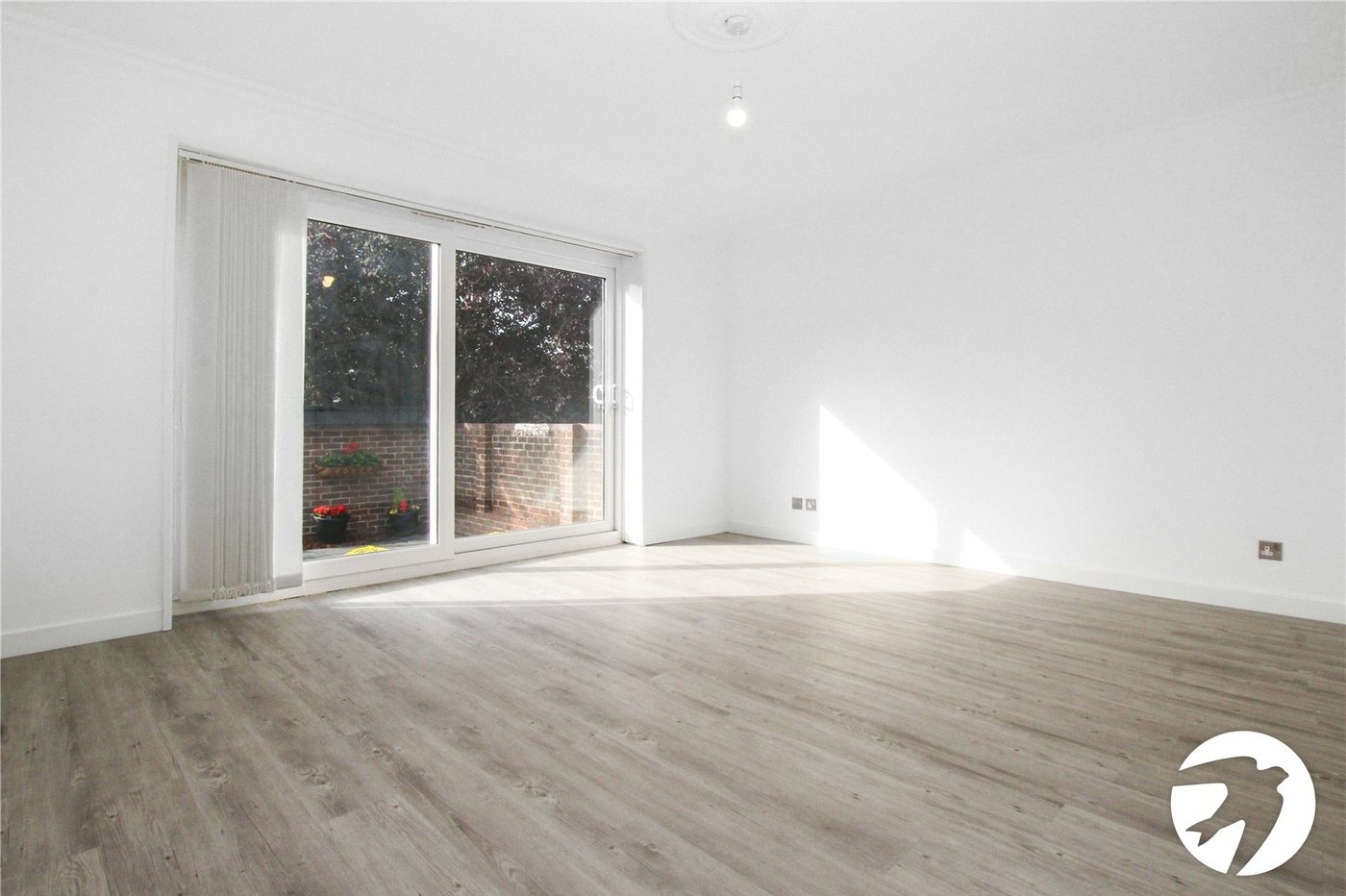 3 bedroom house for sale in London | Robinson Jackson