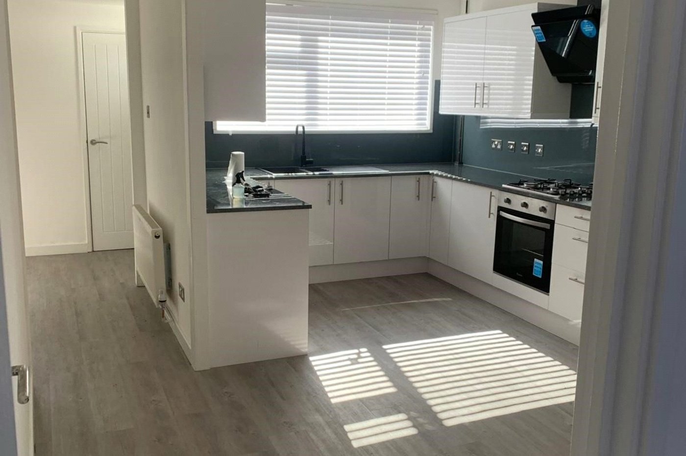 3 bedroom house for sale in London | Robinson Jackson