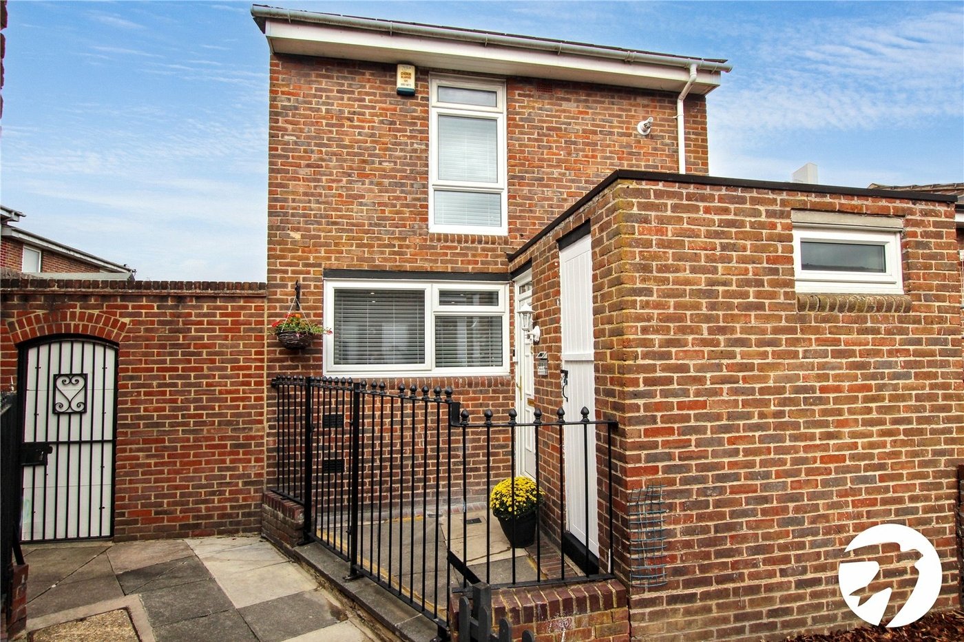 3 bedroom house for sale in London | Robinson Jackson