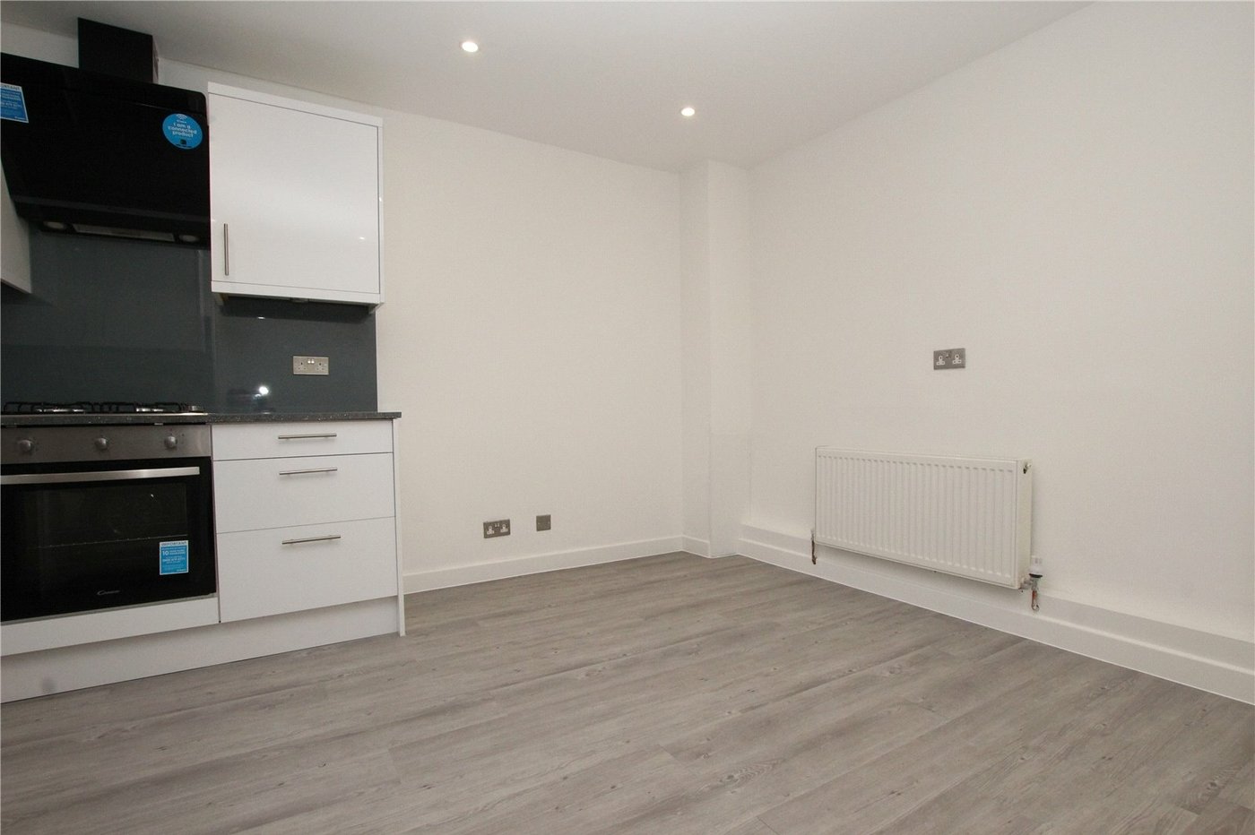 3 bedroom house for sale in London | Robinson Jackson