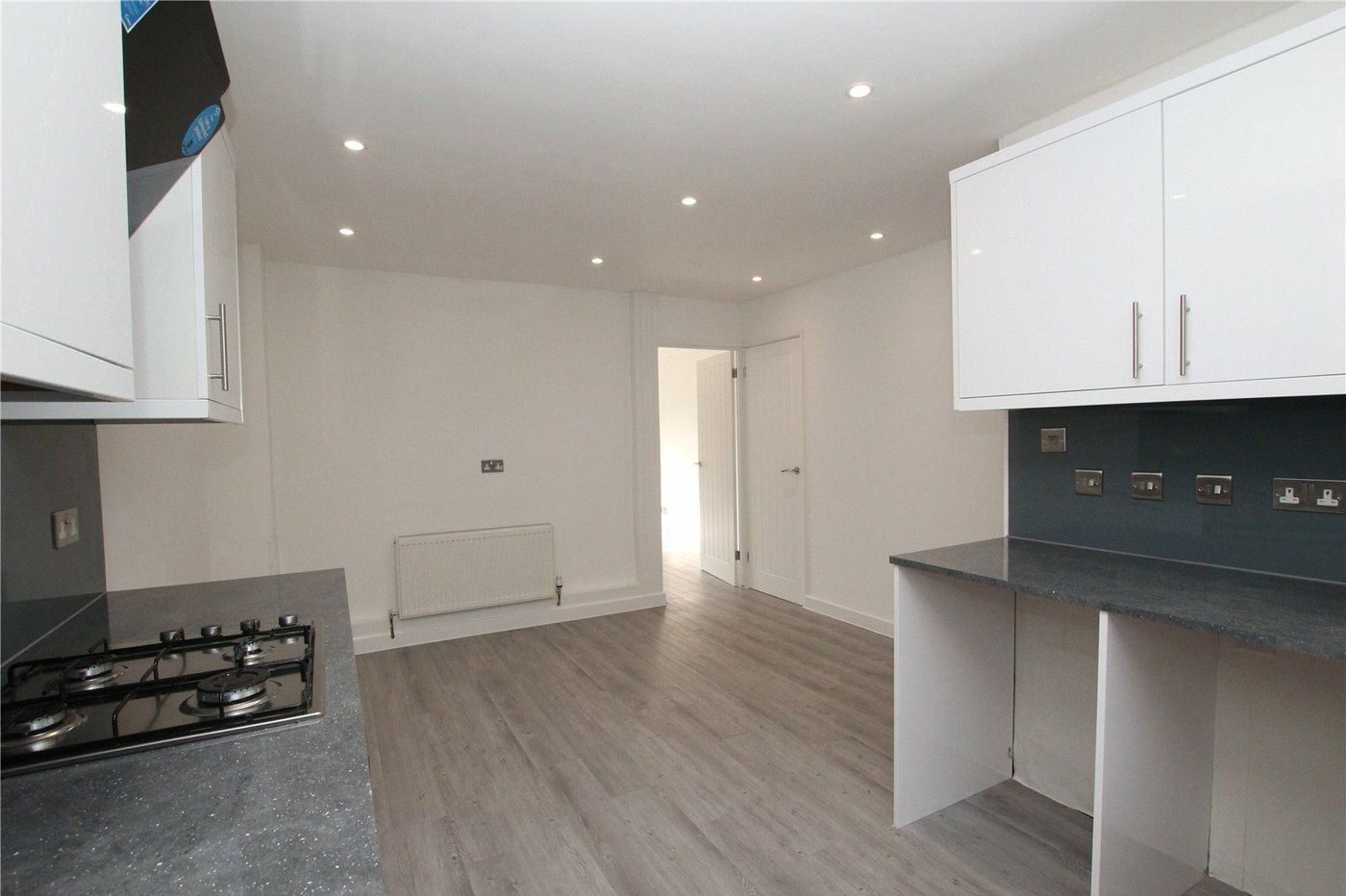 3 bedroom house for sale in London | Robinson Jackson