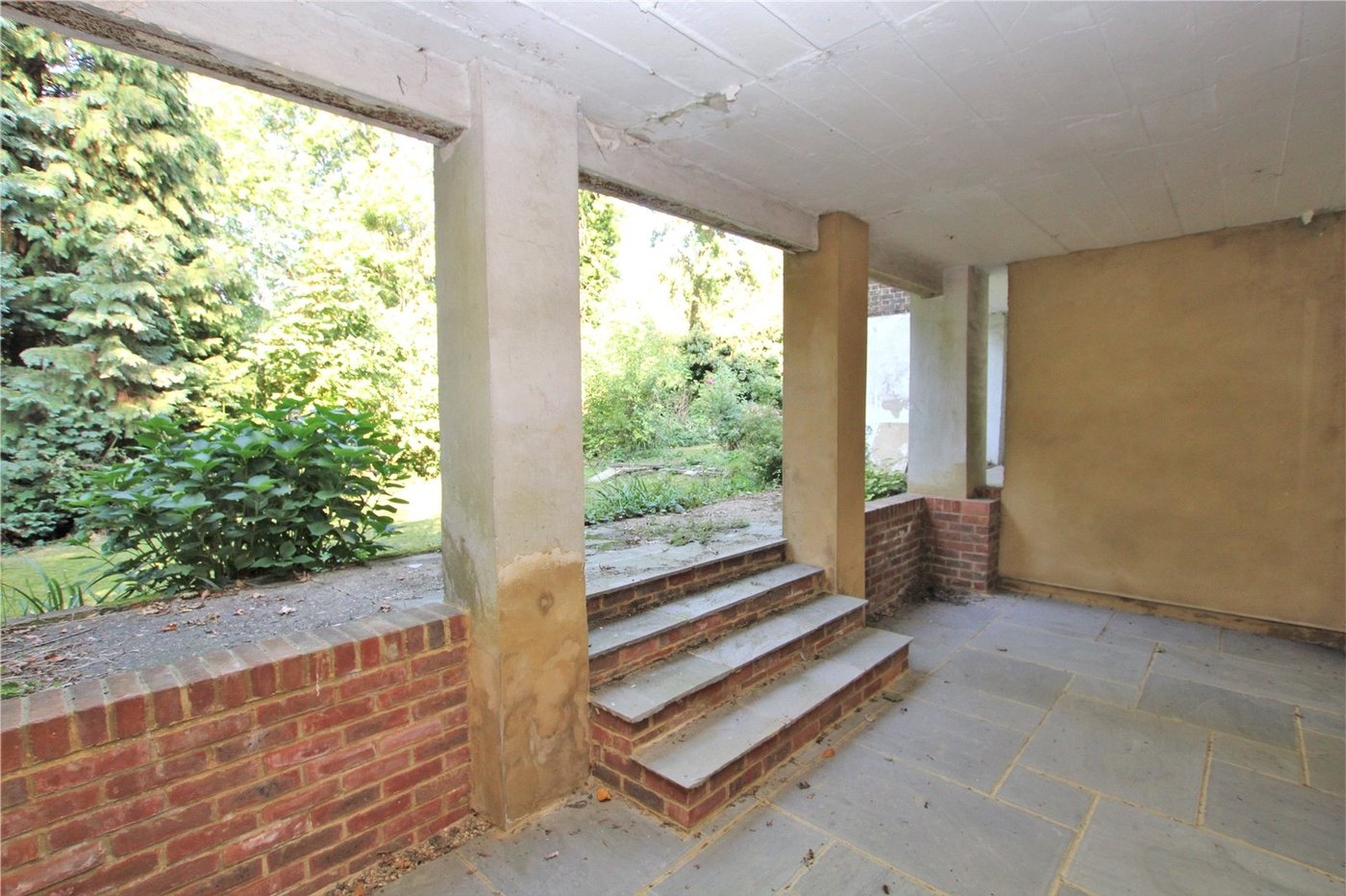 3 bedroom property for sale in Eltham | Robinson Jackson