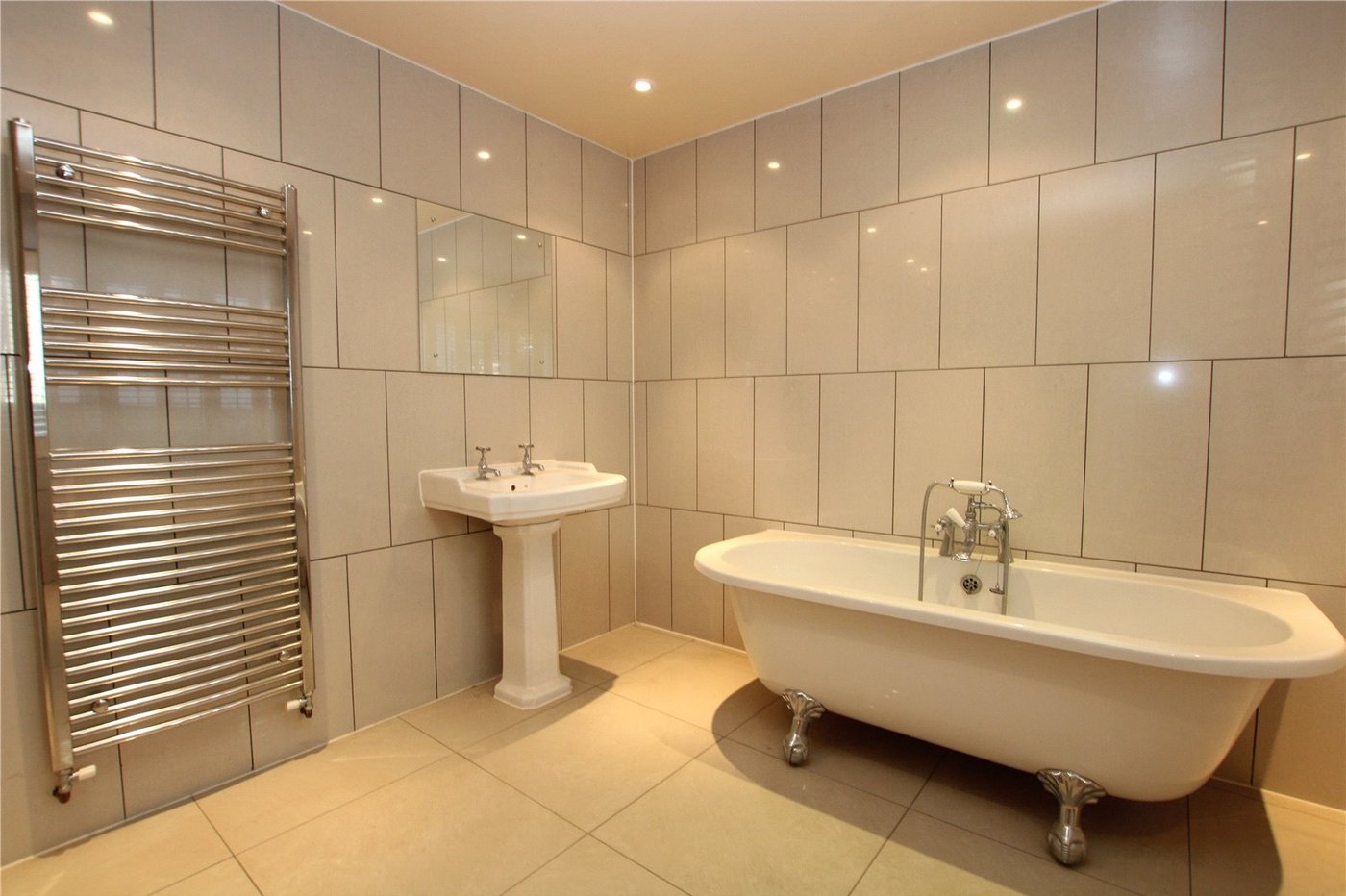 3 bedroom property for sale in Eltham | Robinson Jackson