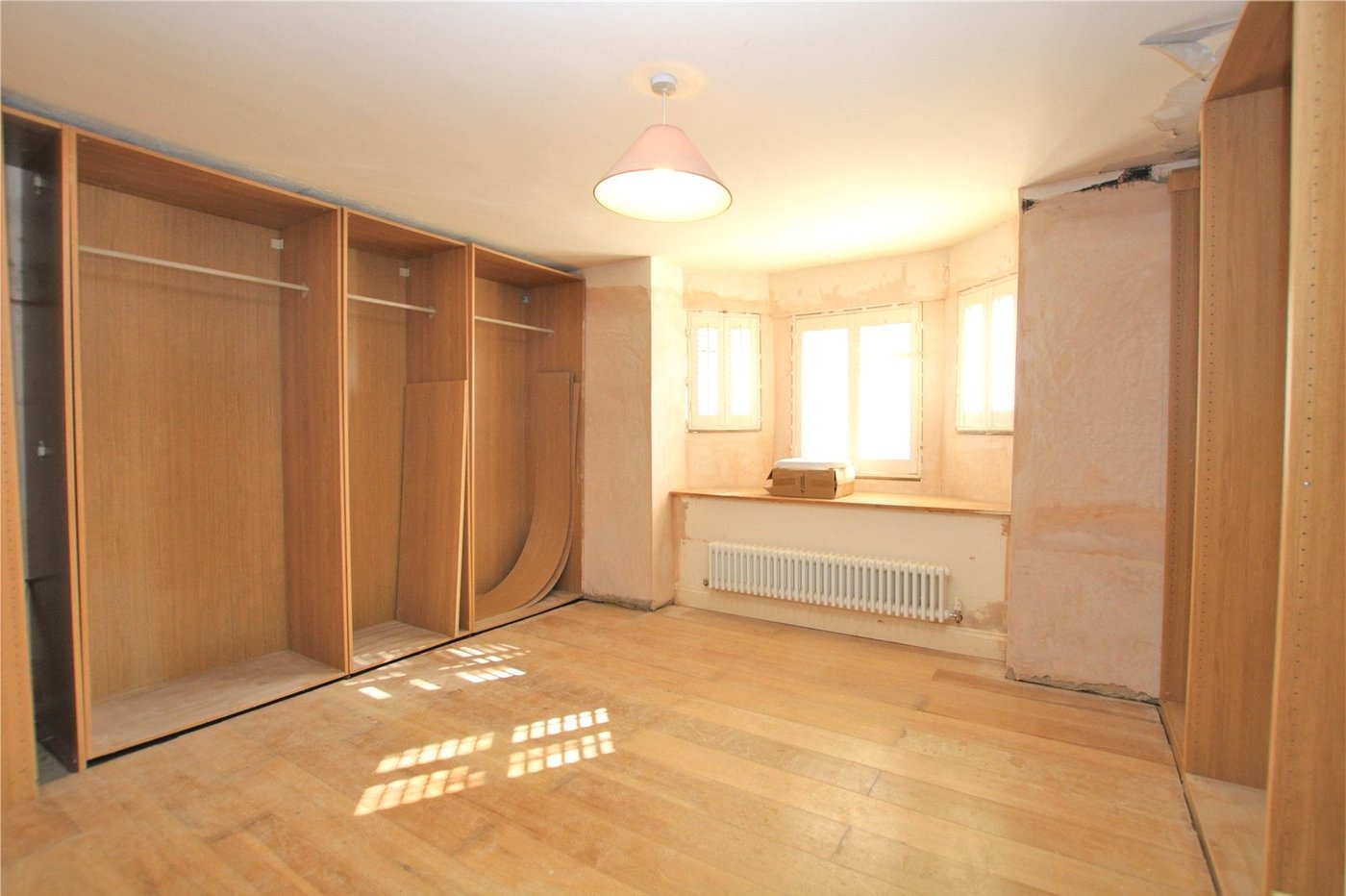 3 bedroom property for sale in Eltham | Robinson Jackson