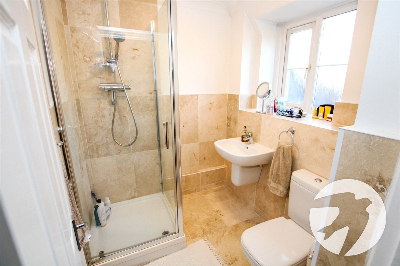 2 bedroom property for sale in London | Robinson Jackson