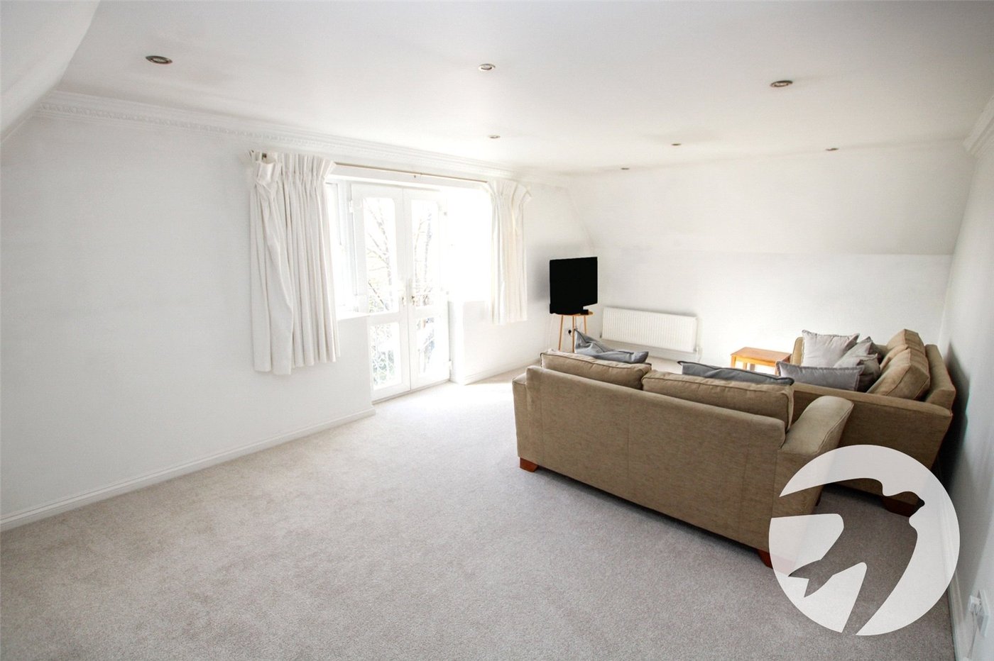 2 bedroom property for sale in London | Robinson Jackson