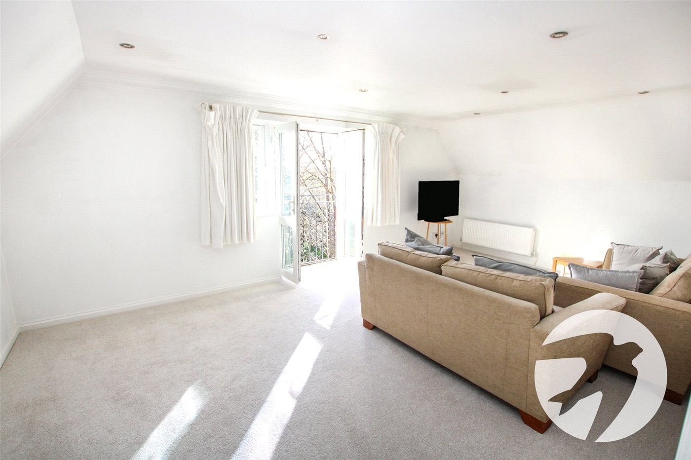 2 bedroom property for sale in London | Robinson Jackson