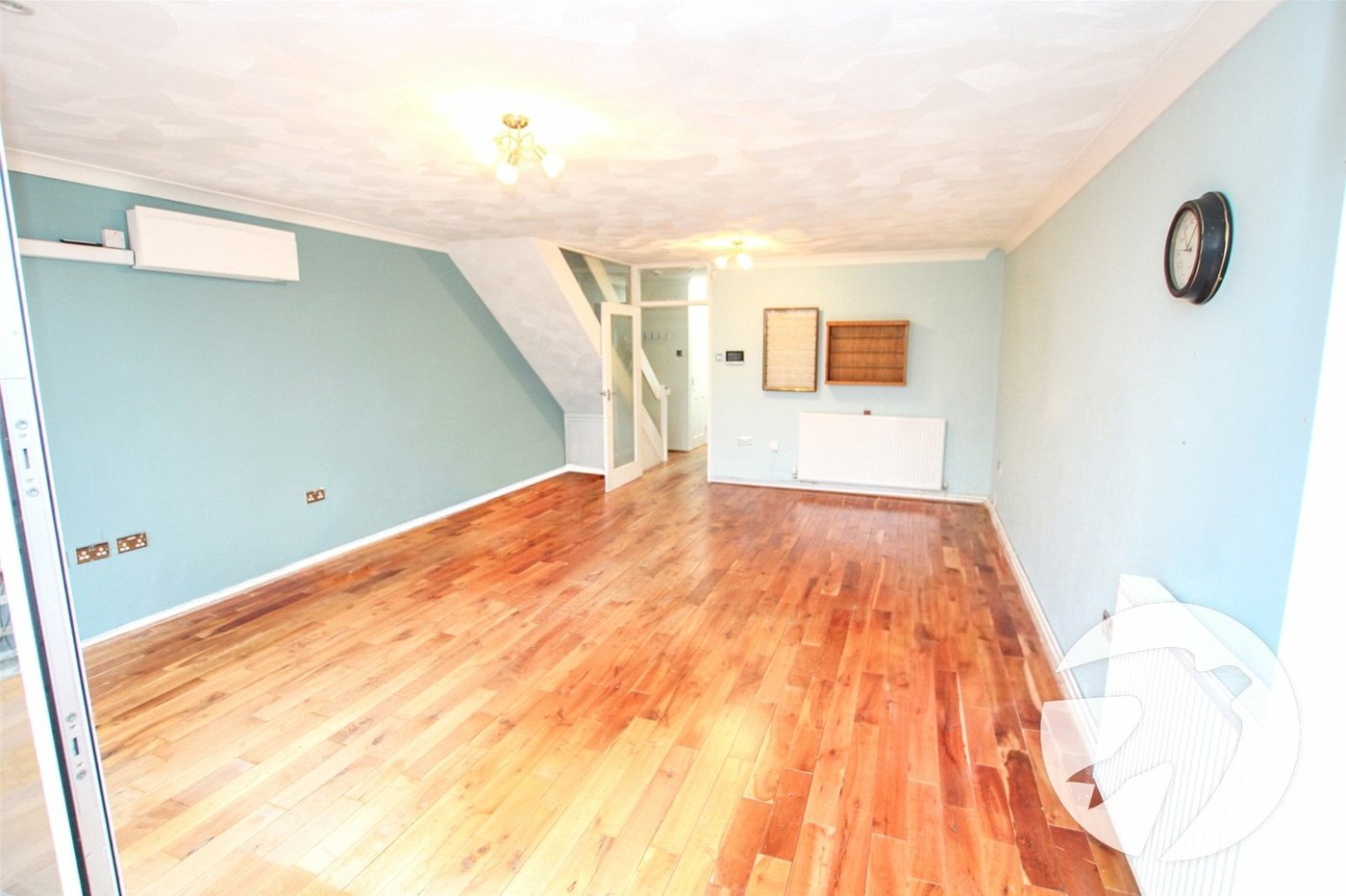 3 bedroom house for sale in London | Robinson Jackson