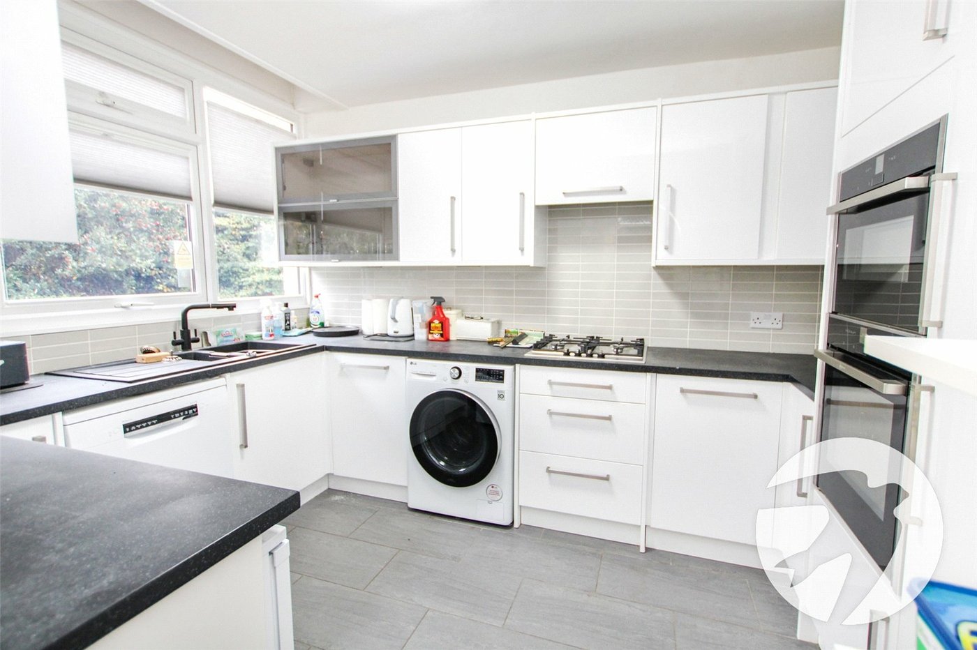 3 bedroom house for sale in London | Robinson Jackson