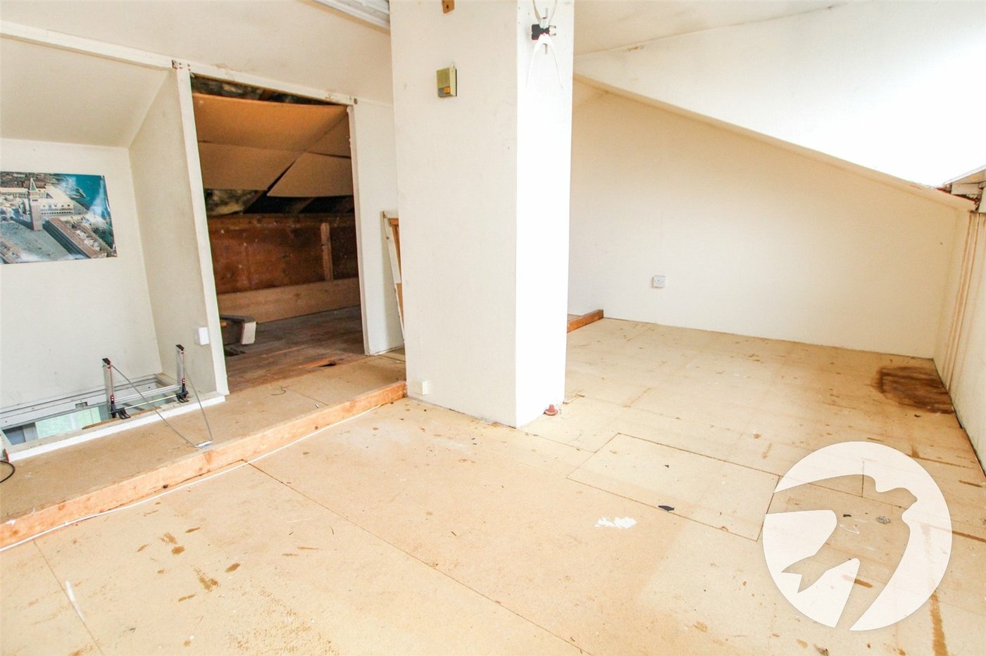 3 bedroom house for sale in London | Robinson Jackson