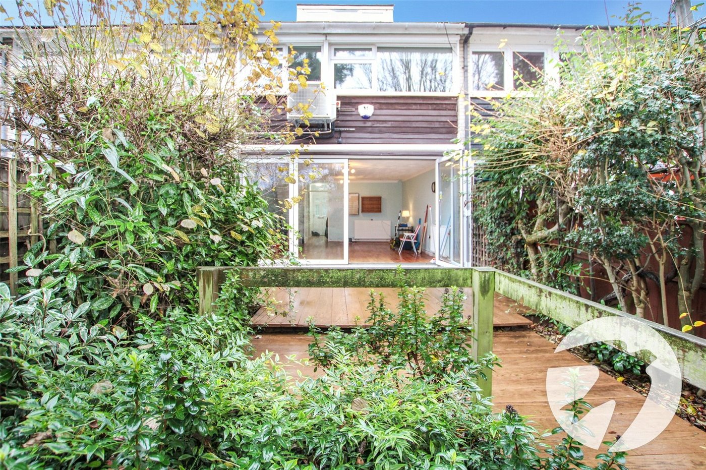 3 bedroom house for sale in London | Robinson Jackson