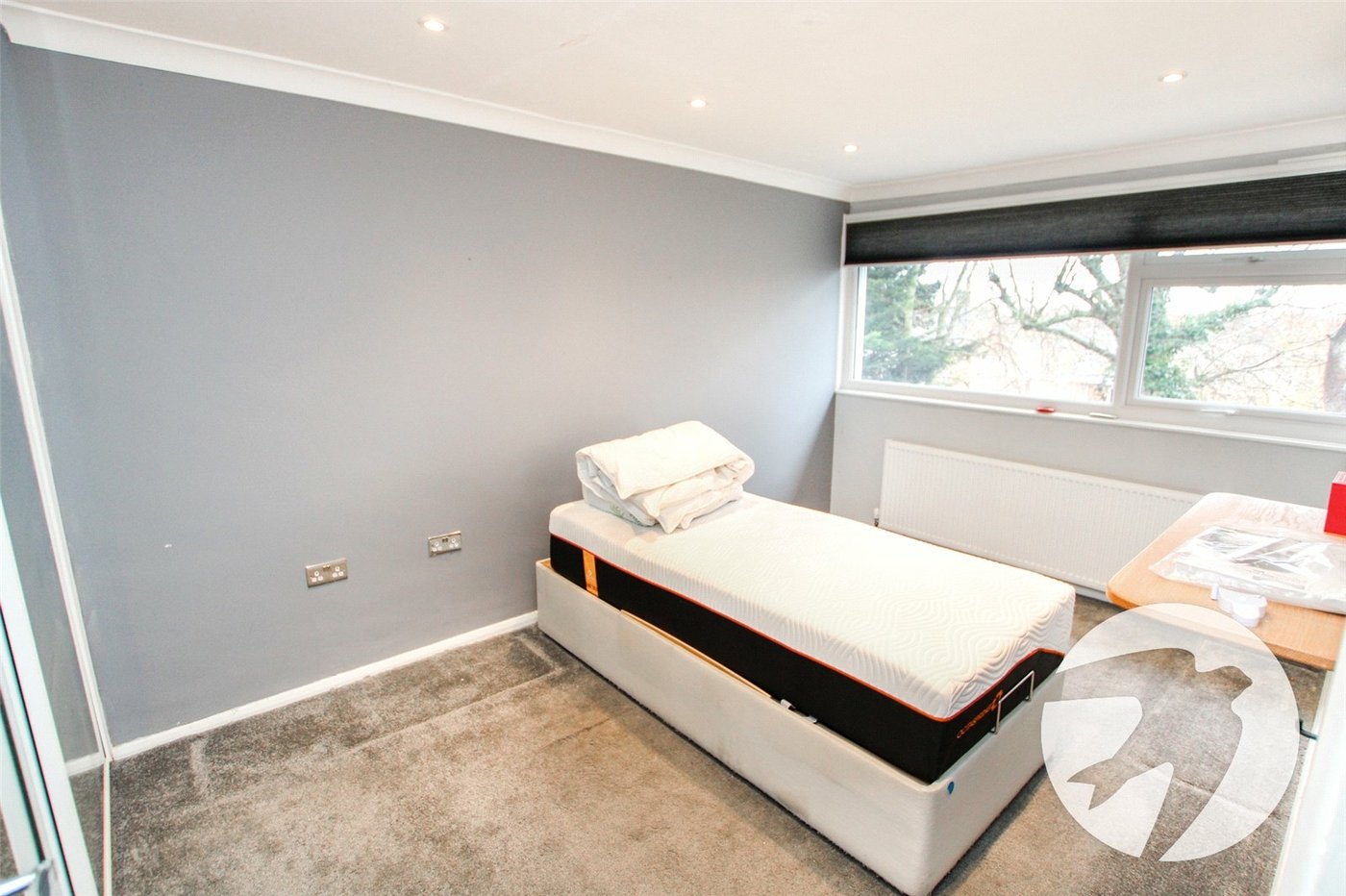 3 bedroom house for sale in London | Robinson Jackson