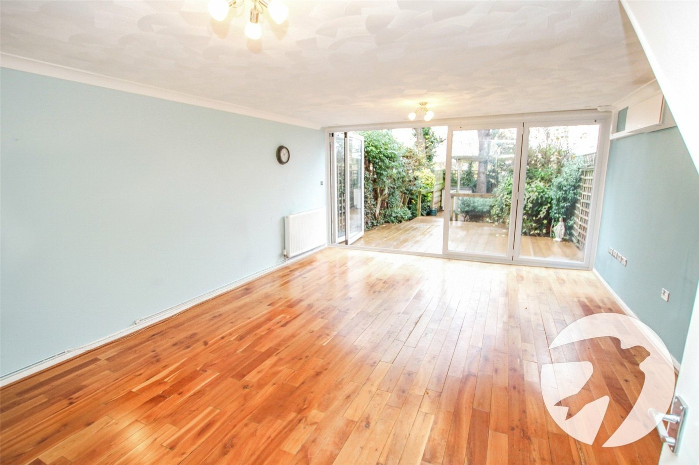 3 bedroom house for sale in London | Robinson Jackson