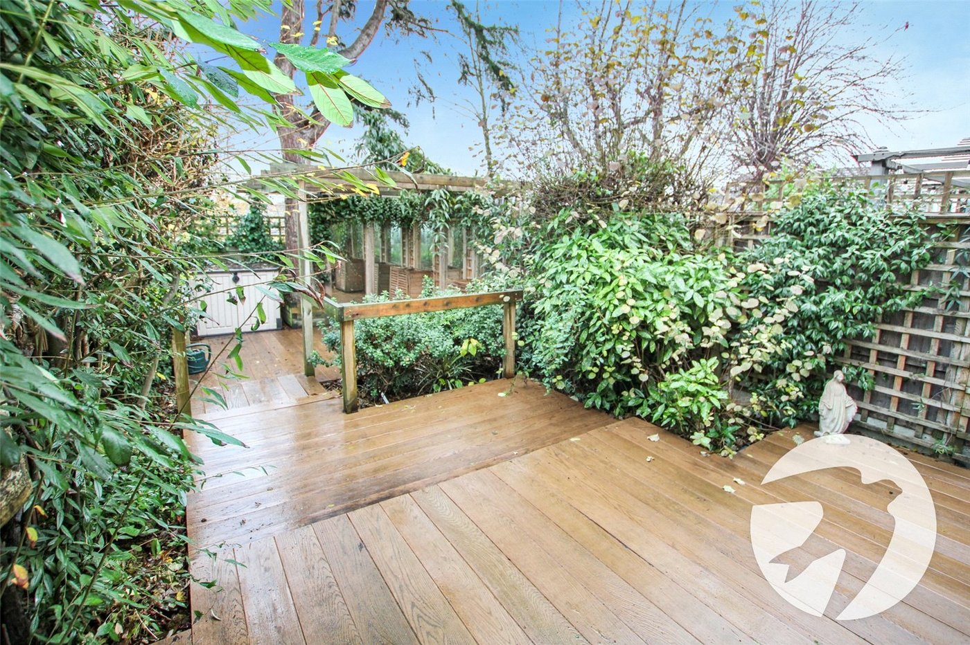 3 bedroom house for sale in London | Robinson Jackson