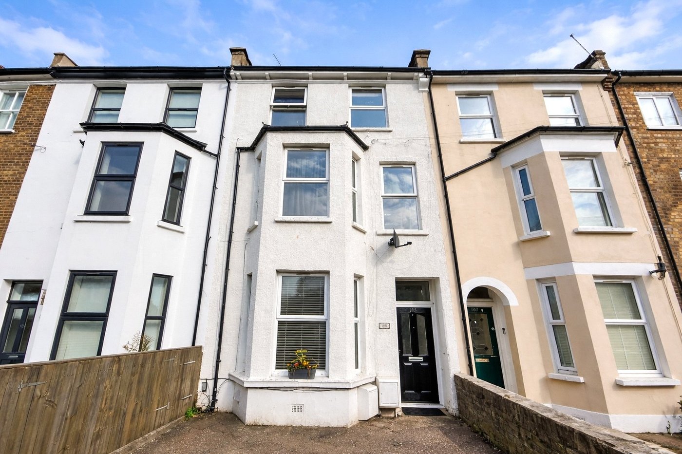 1 bedroom property for sale in London | Robinson Jackson