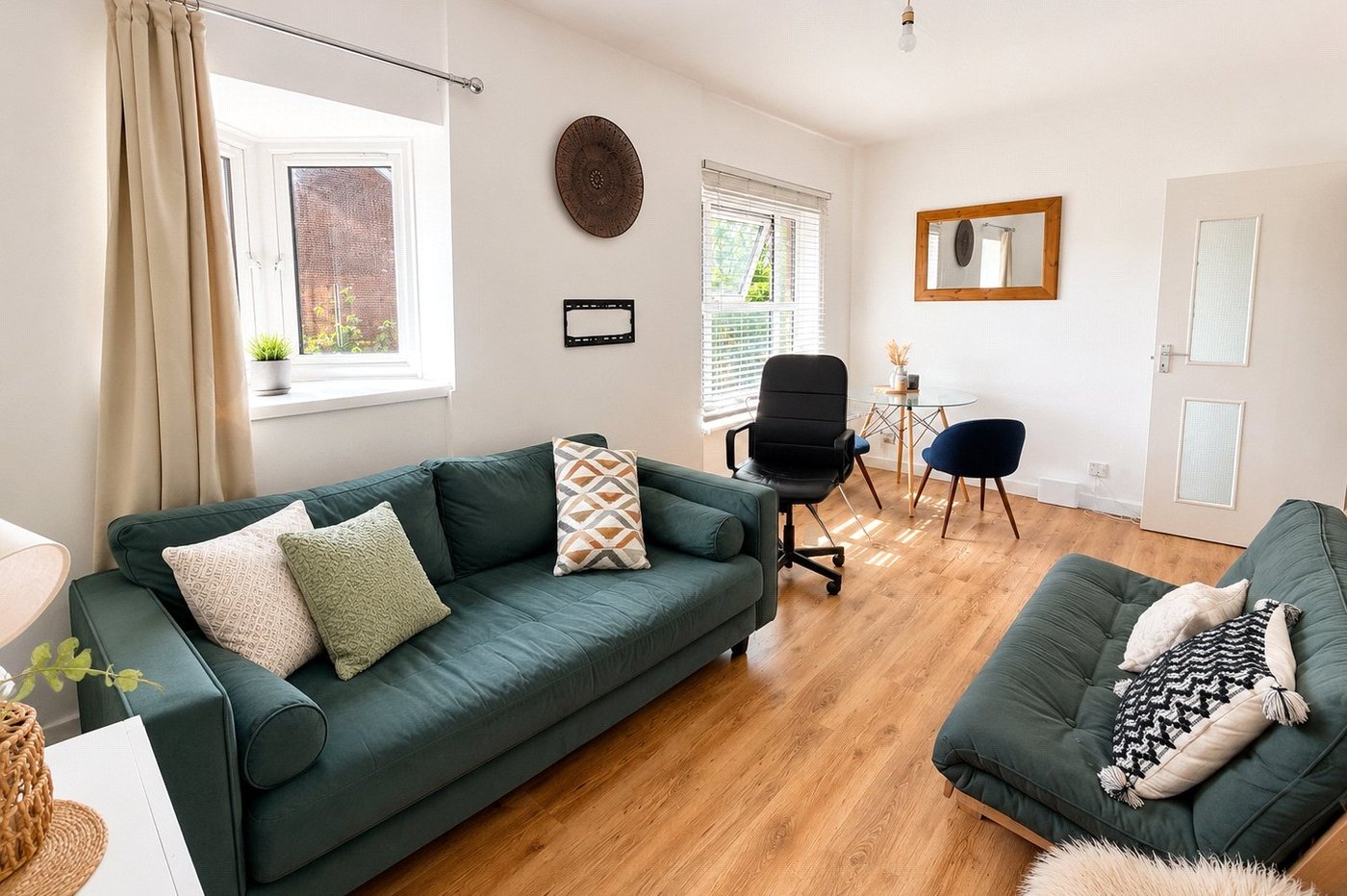 2 bedroom property for sale in London | Robinson Jackson