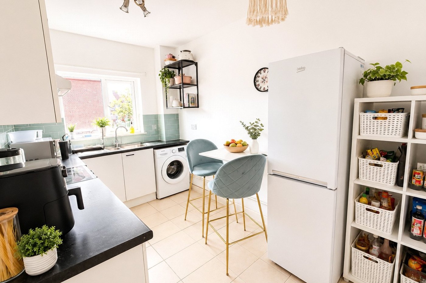 2 bedroom property for sale in London | Robinson Jackson