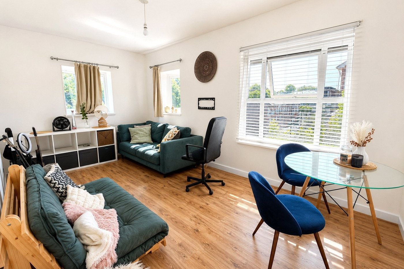 2 bedroom property for sale in London | Robinson Jackson