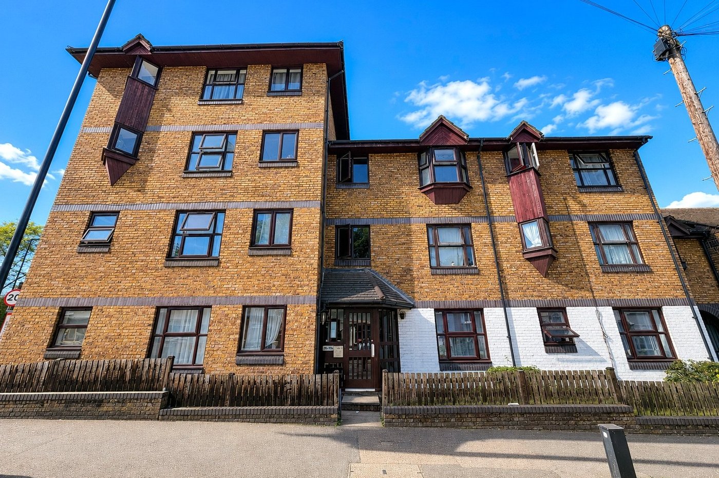 2 bedroom property for sale in London | Robinson Jackson