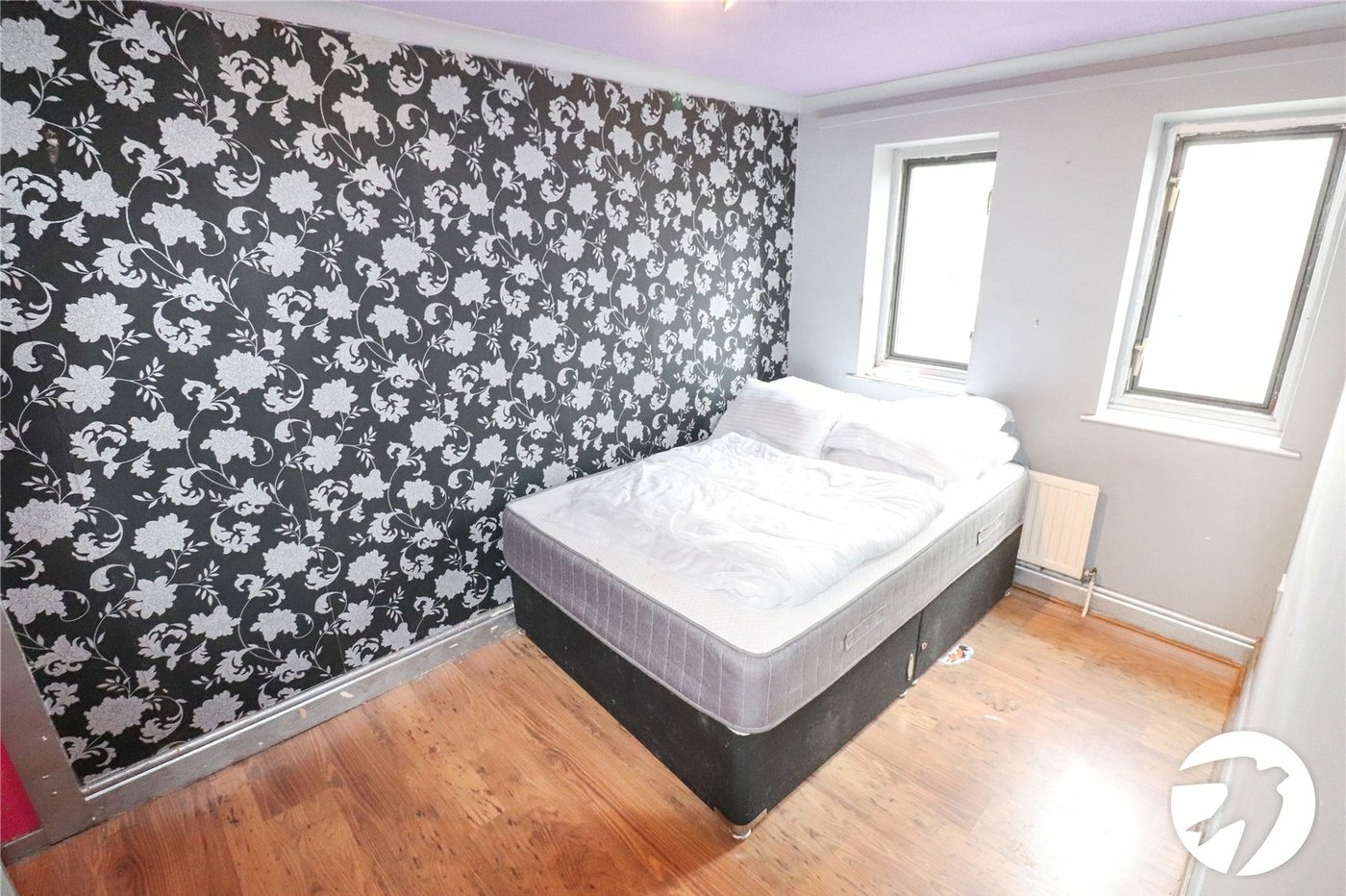 3 bedroom house for sale in London | Robinson Jackson