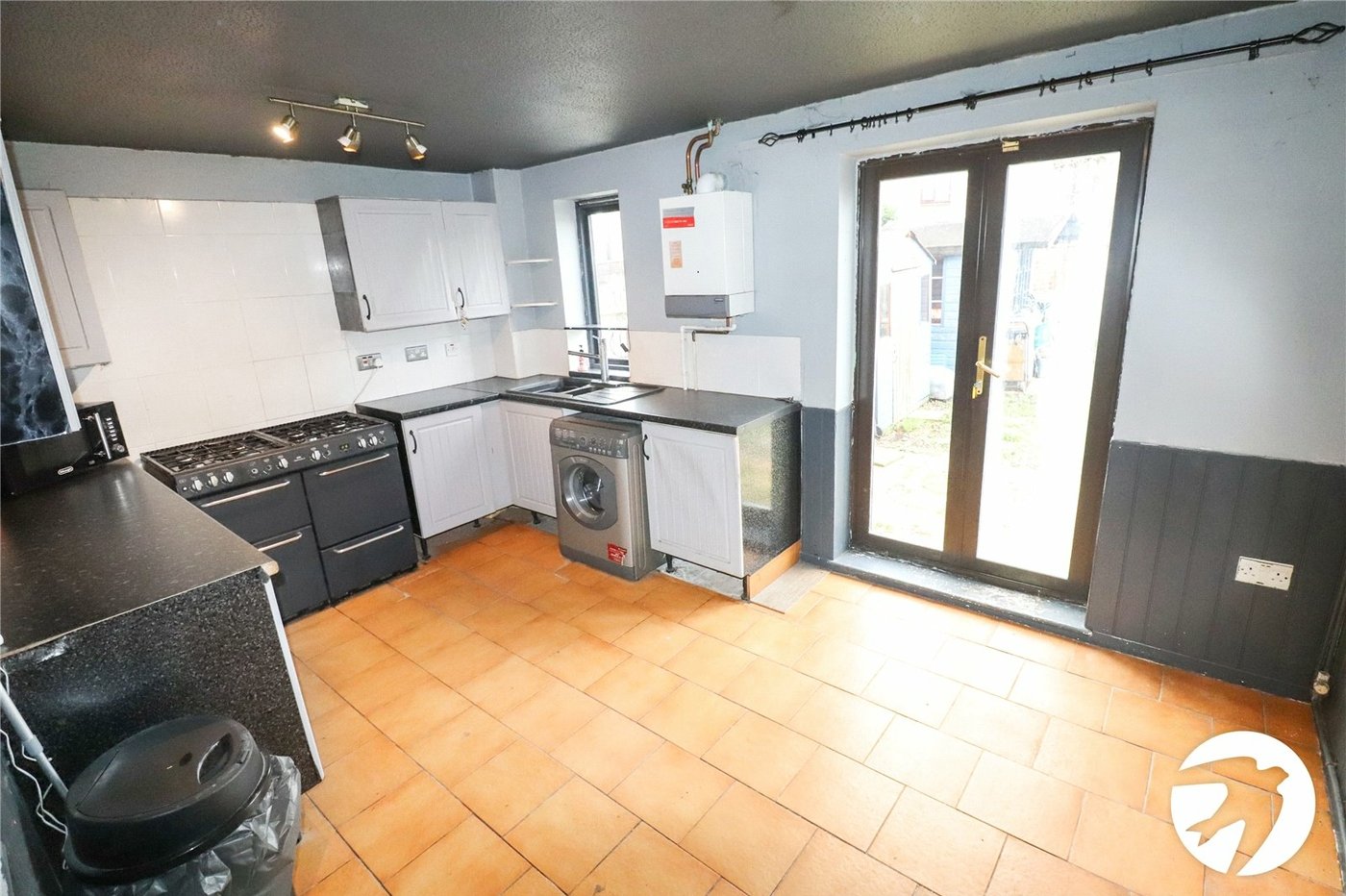 3 bedroom house for sale in London | Robinson Jackson