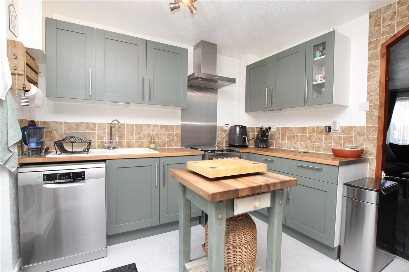 2 bedroom house for sale in Thamesmead | Robinson Jackson