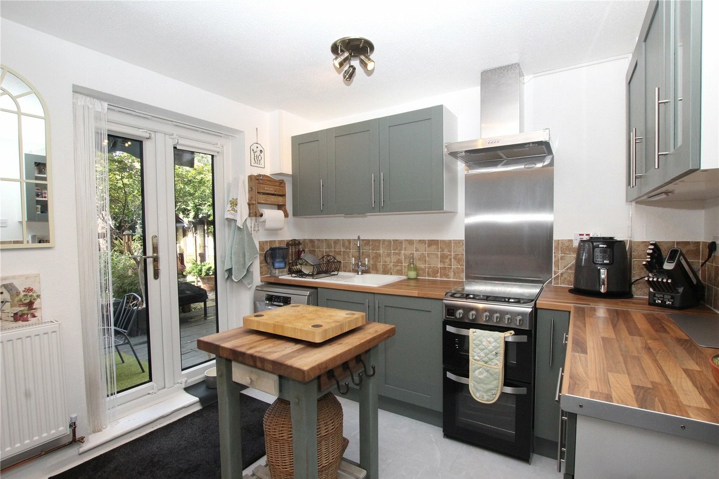 2 bedroom house for sale in Thamesmead | Robinson Jackson