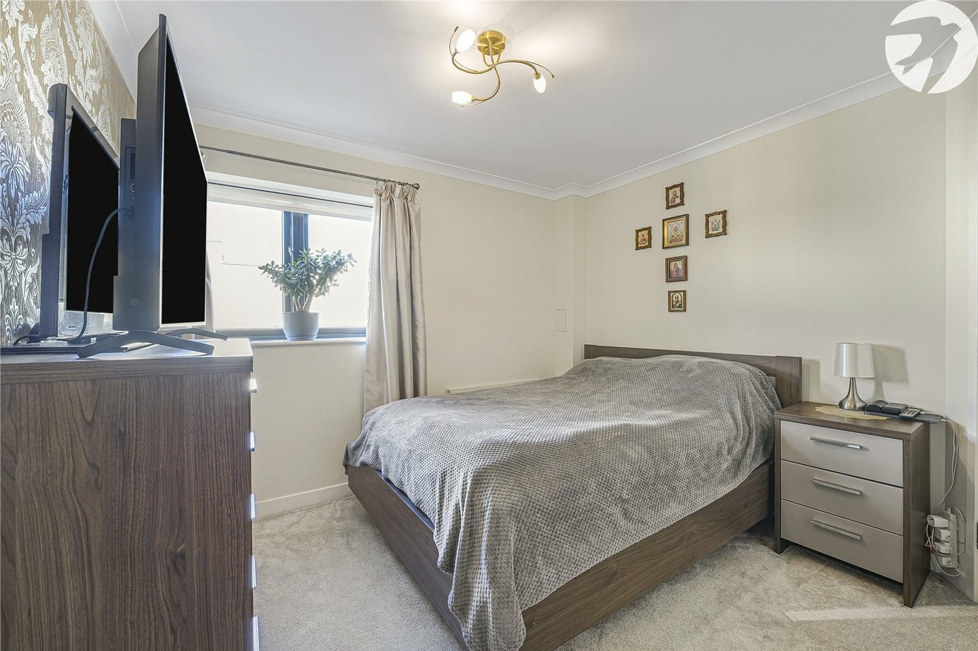 1 bedroom property for sale in Greenhithe | Robinson Jackson