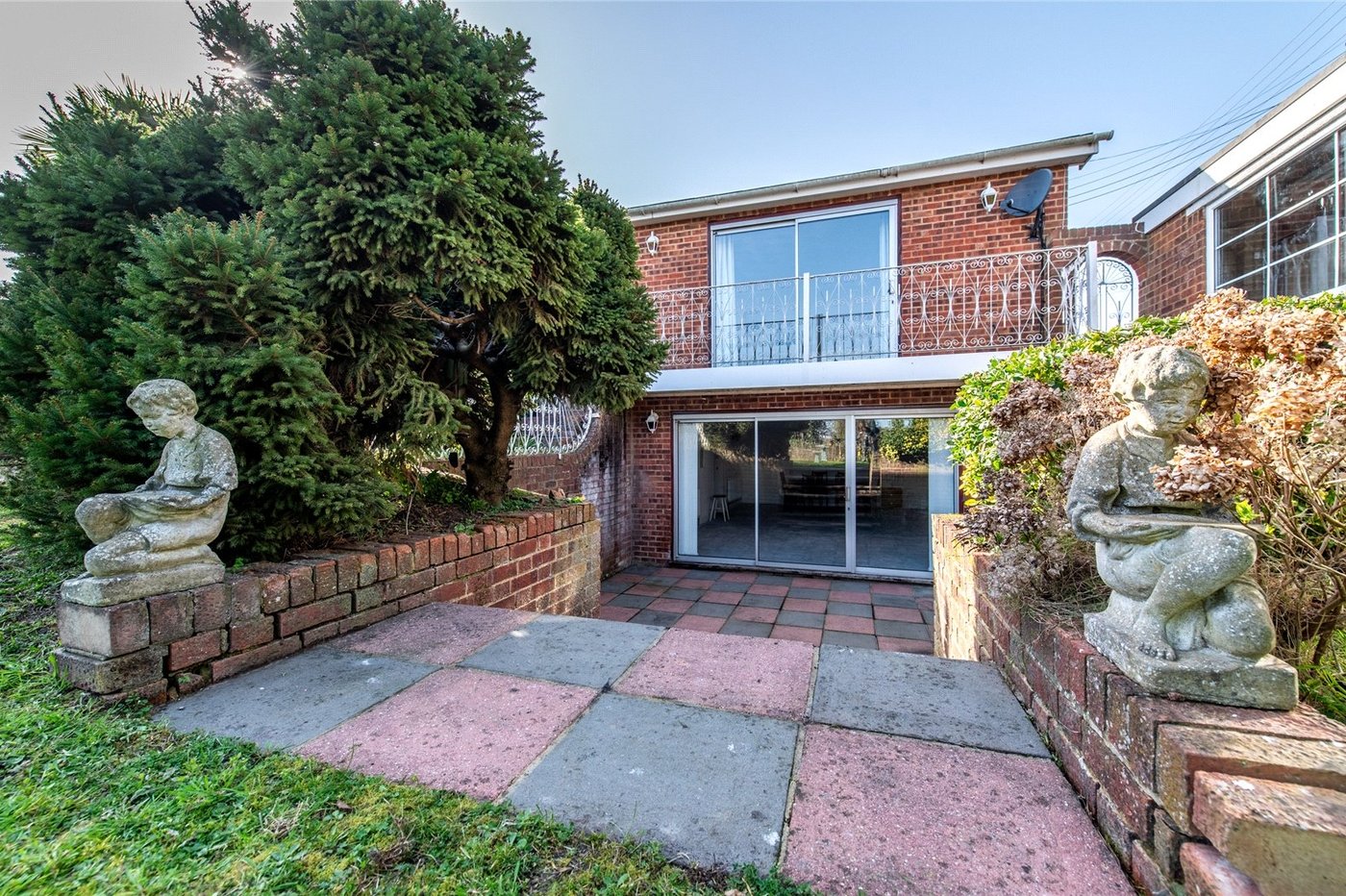 3 bedroom bungalow for sale in Shorne | Robinson Michael & Jackson