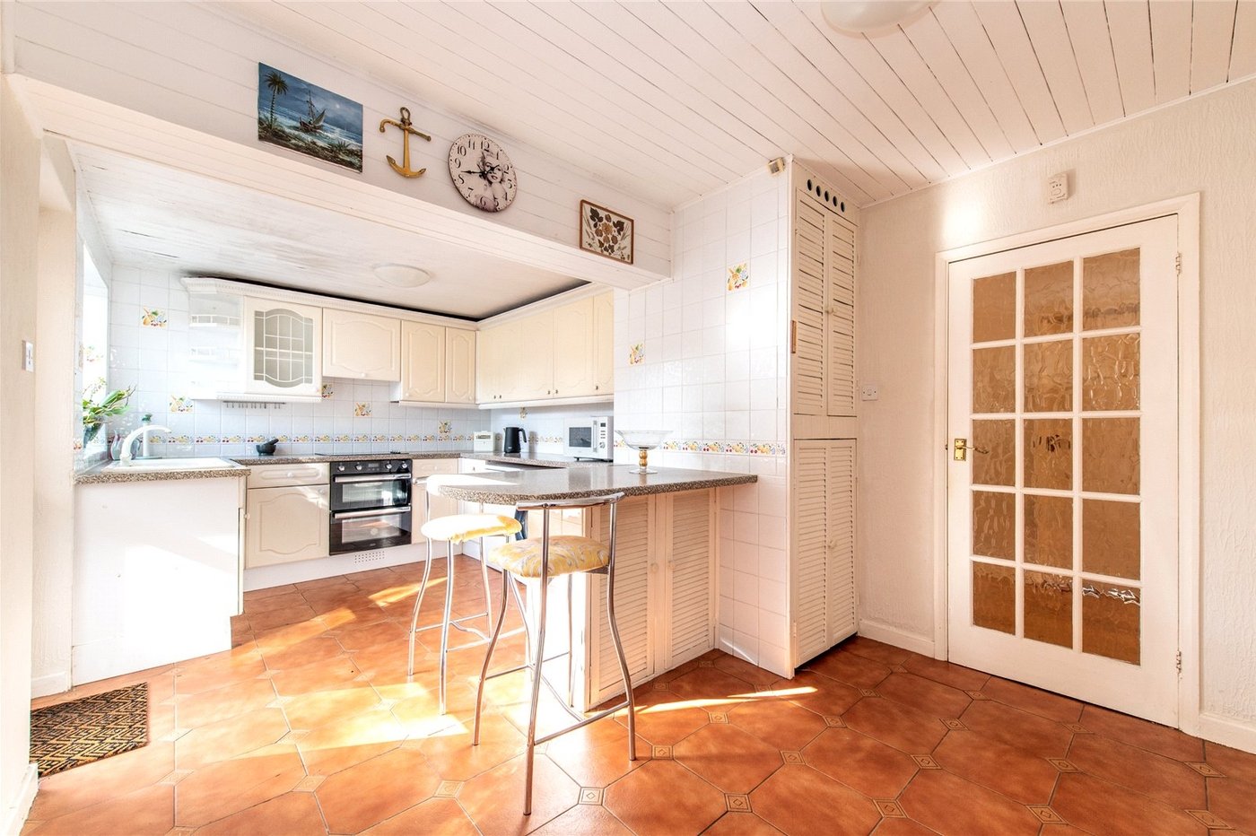 3 bedroom bungalow for sale in Shorne | Robinson Michael & Jackson