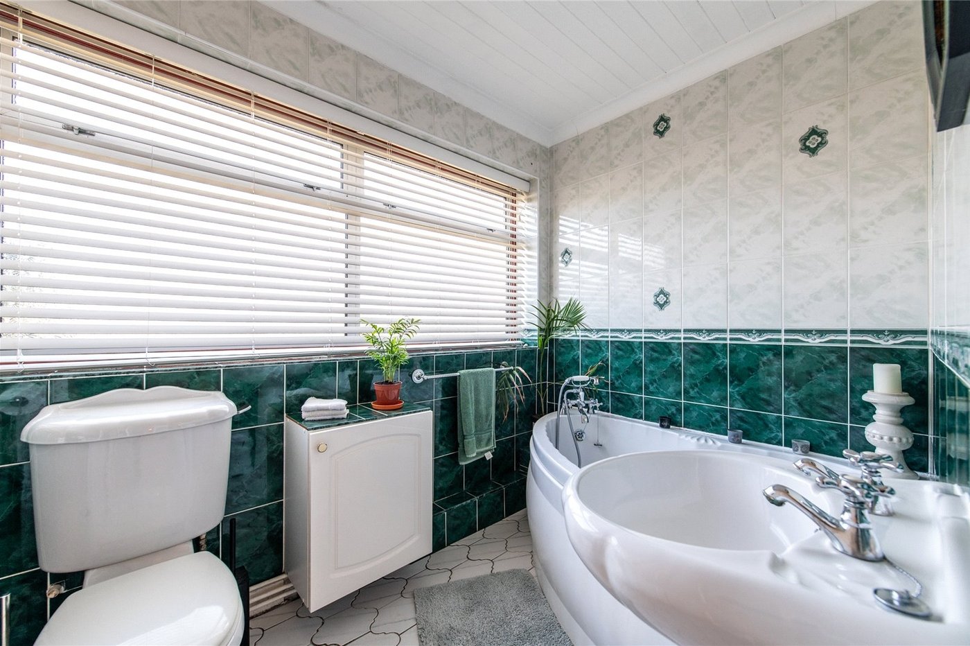 3 bedroom bungalow for sale in Shorne | Robinson Michael & Jackson