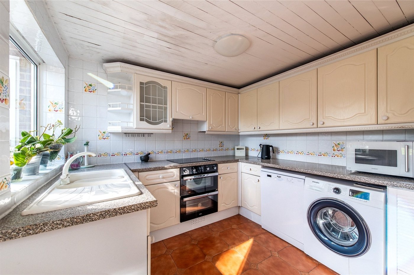 3 bedroom bungalow for sale in Shorne | Robinson Michael & Jackson