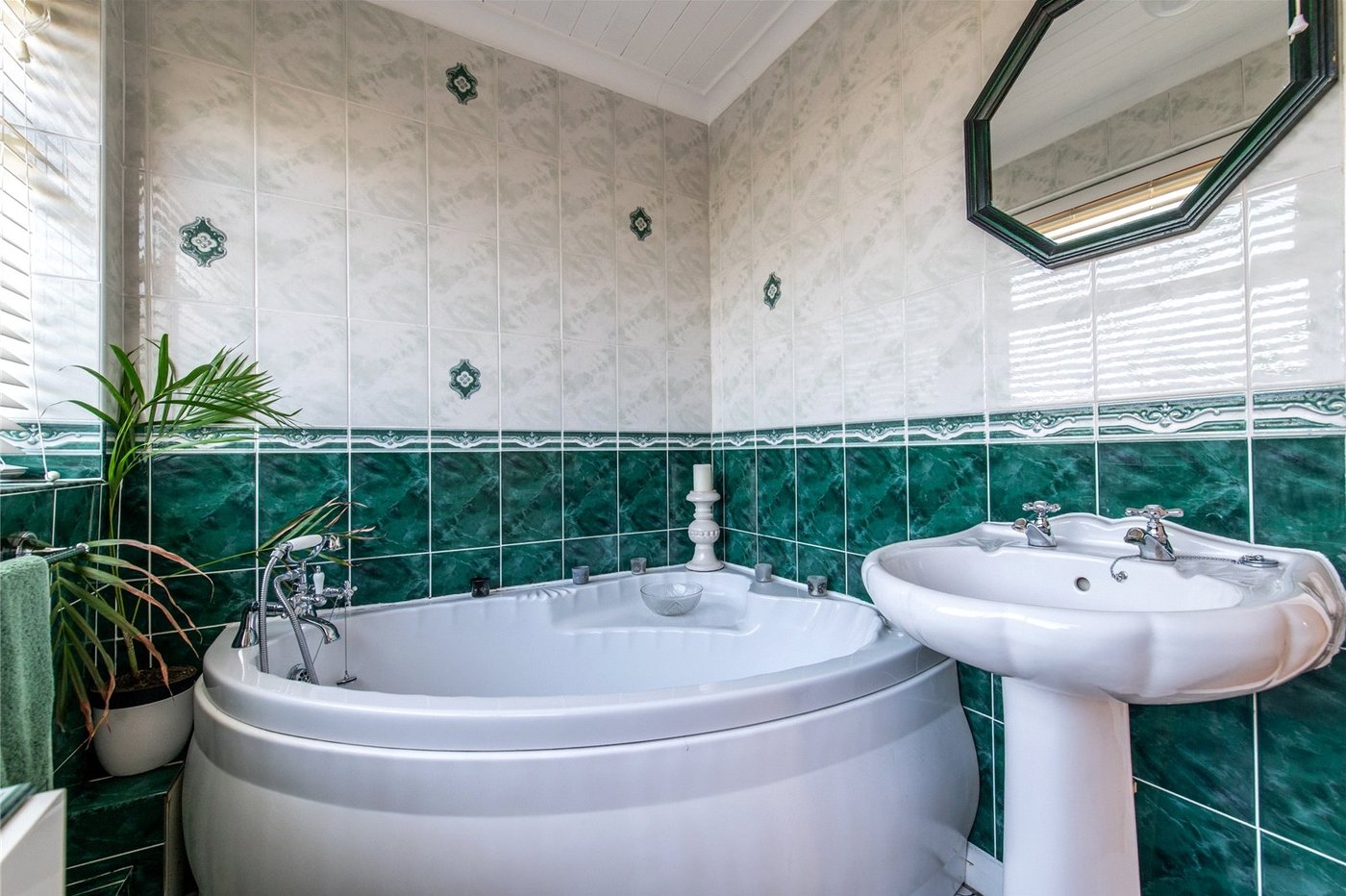 3 bedroom bungalow for sale in Shorne | Robinson Michael & Jackson