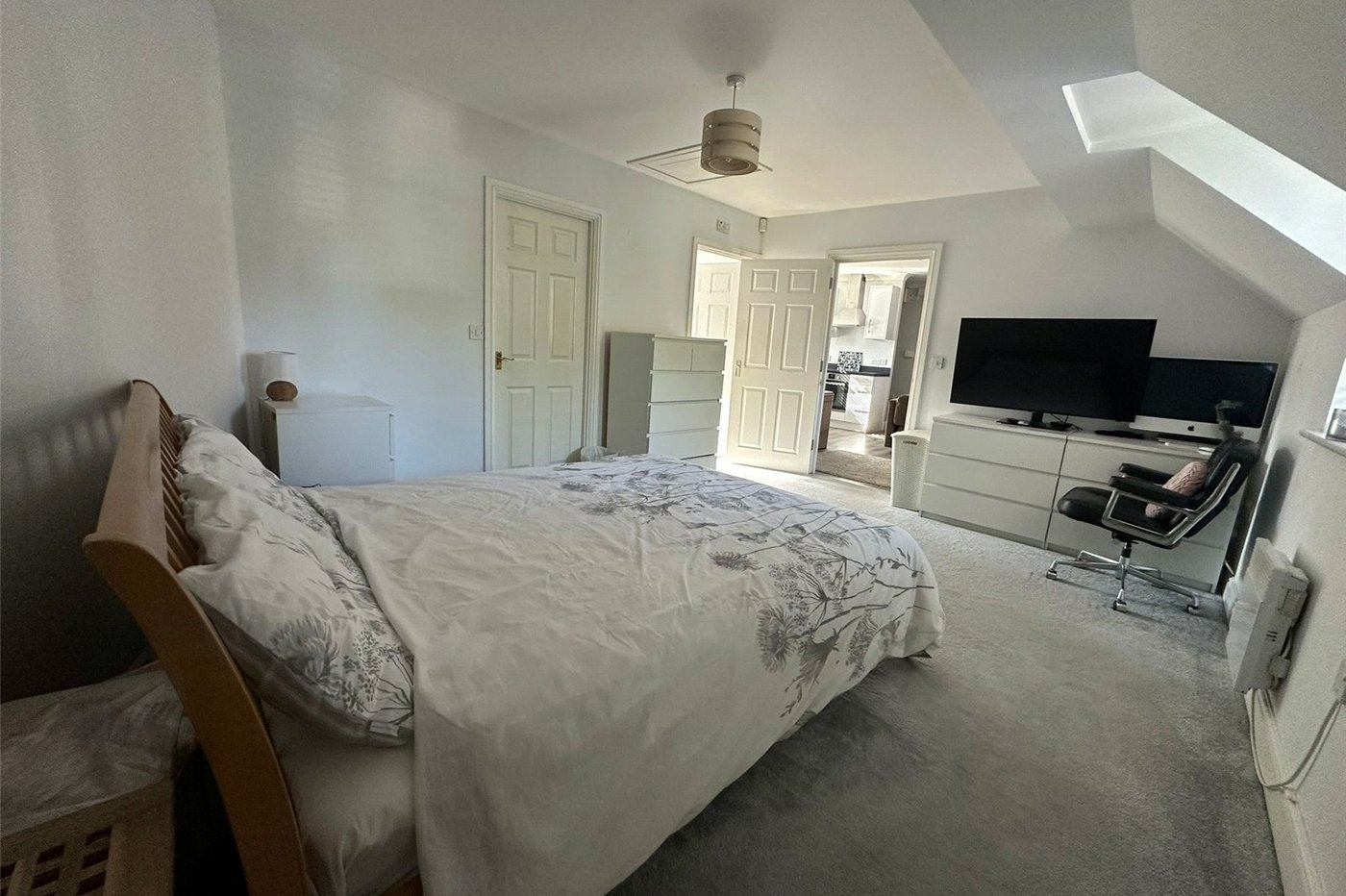 1 bedroom property for sale in Gravesend | Robinson Michael & Jackson