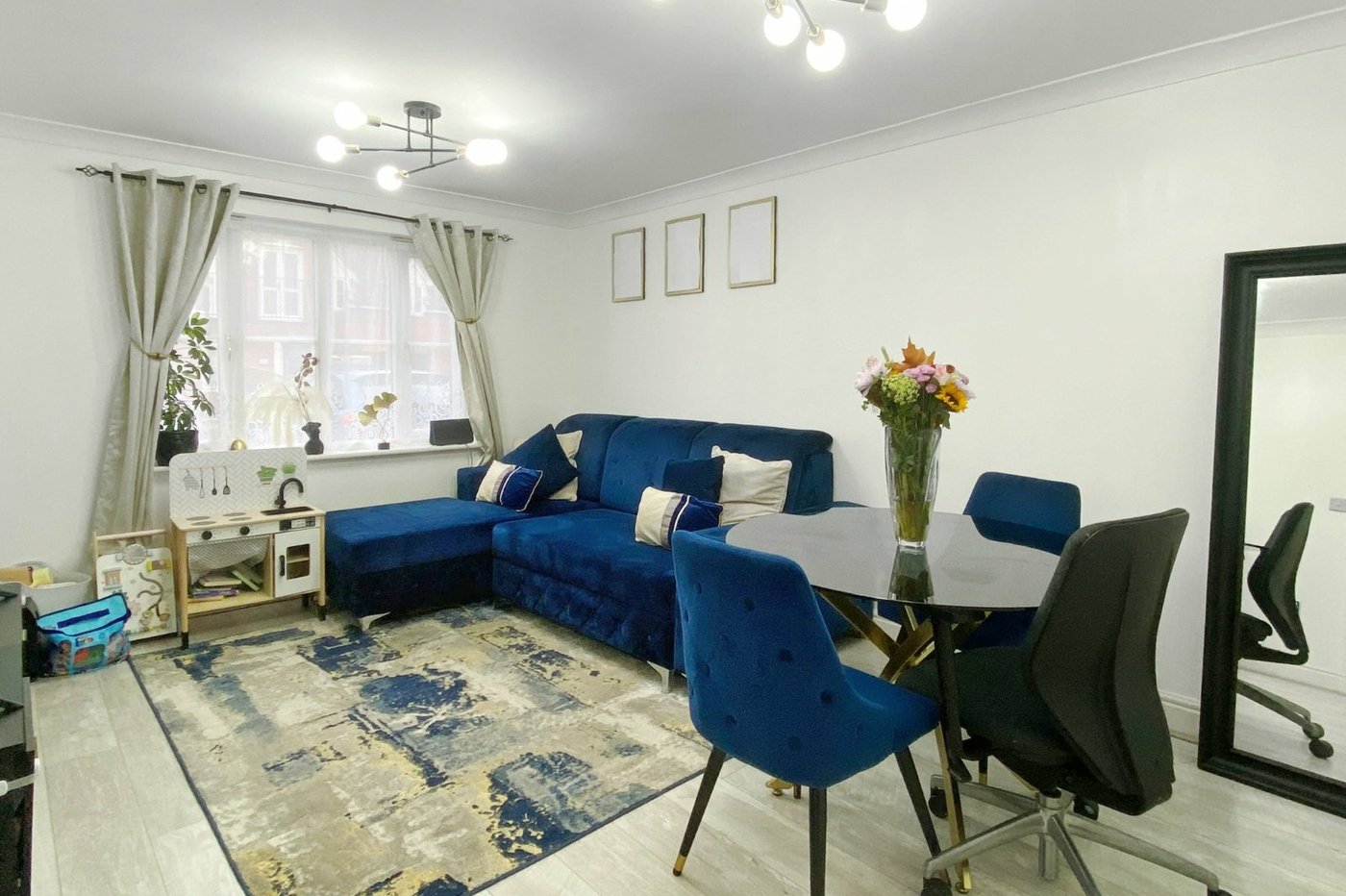 2 bedroom property for sale in Northfleet | Robinson Michael & Jackson