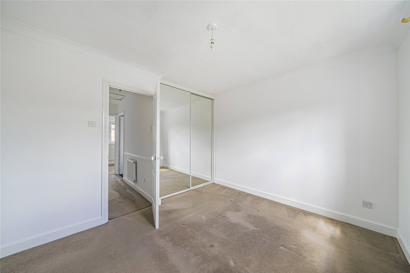 2 bedroom house for sale in Greenhithe | Robinson Jackson