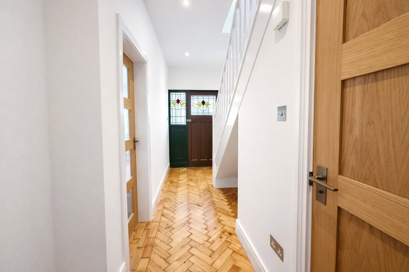 3 bedroom house for sale in London | Robinson Jackson