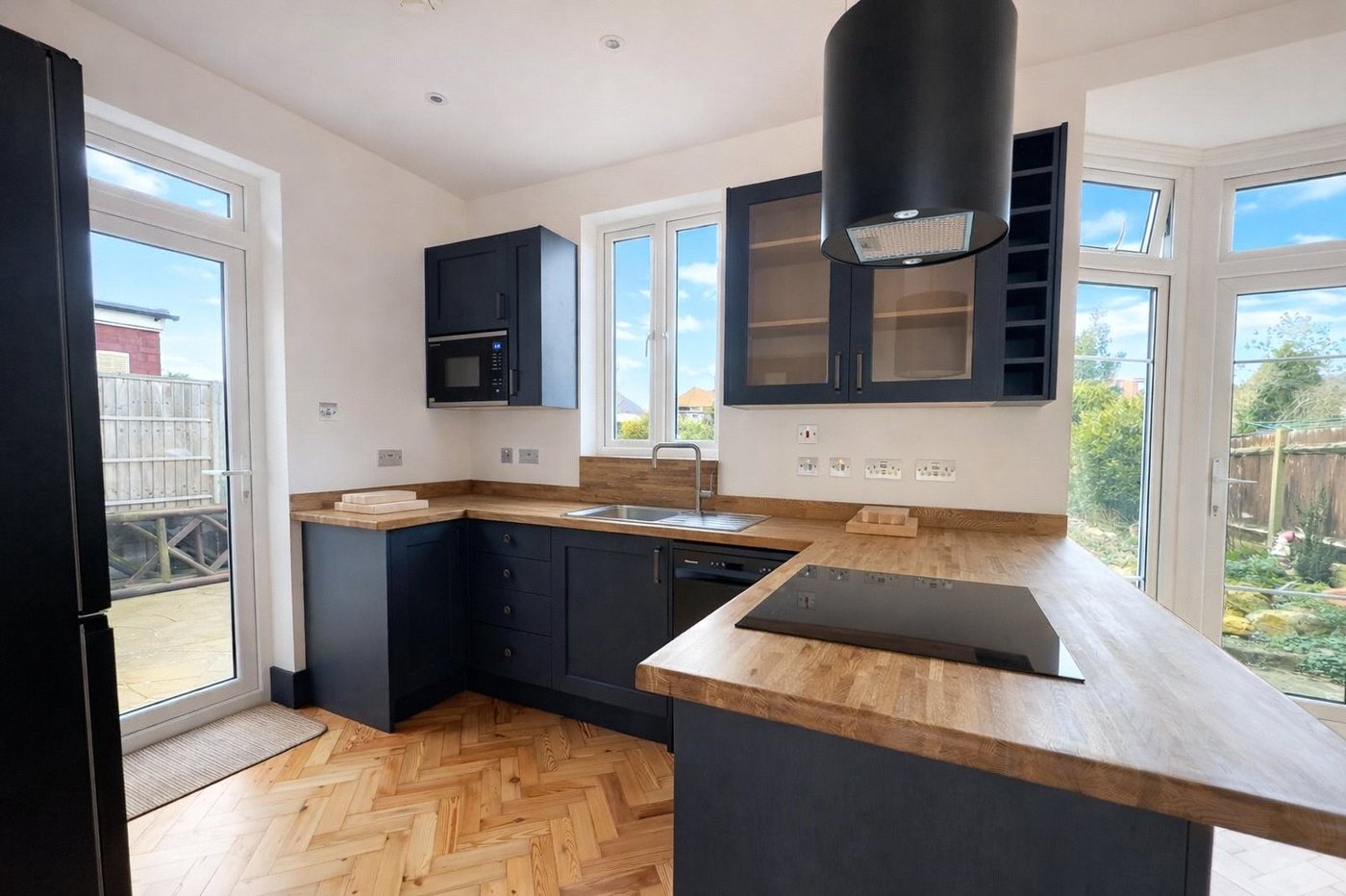 3 bedroom house for sale in London | Robinson Jackson