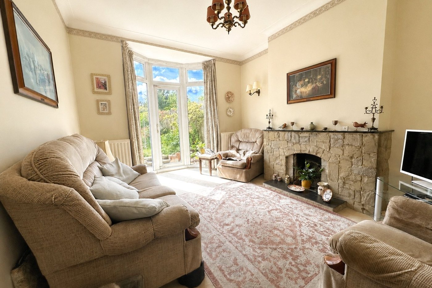 3 bedroom house for sale in London | Robinson Jackson