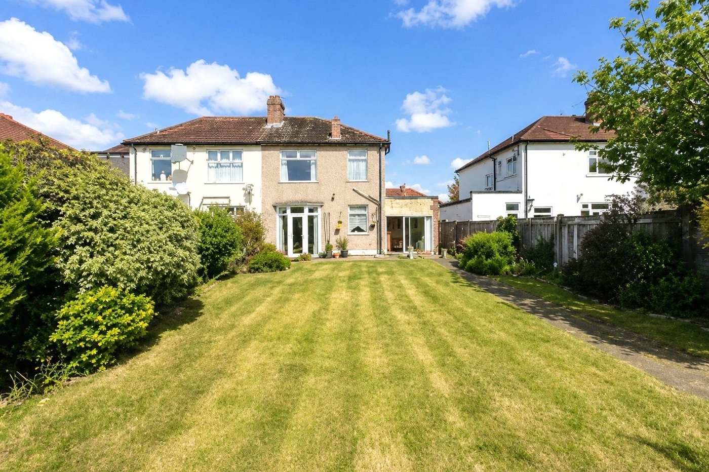 3 bedroom house for sale in London | Robinson Jackson