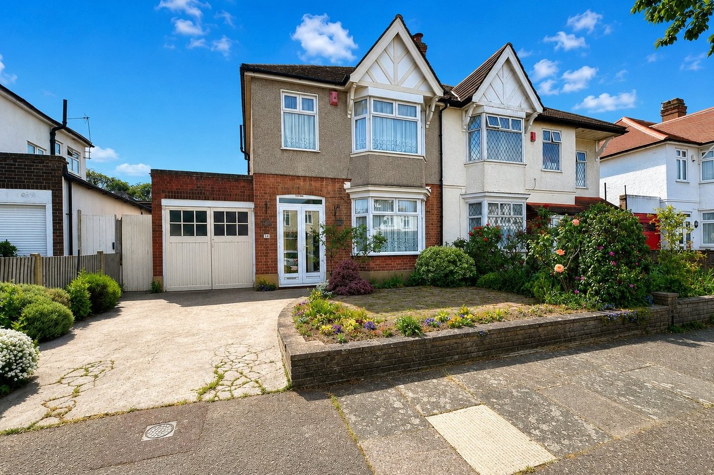 3 bedroom house for sale in London | Robinson Jackson