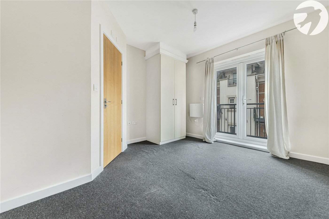 2 bedroom property for sale in West Dartford | Robinson Jackson