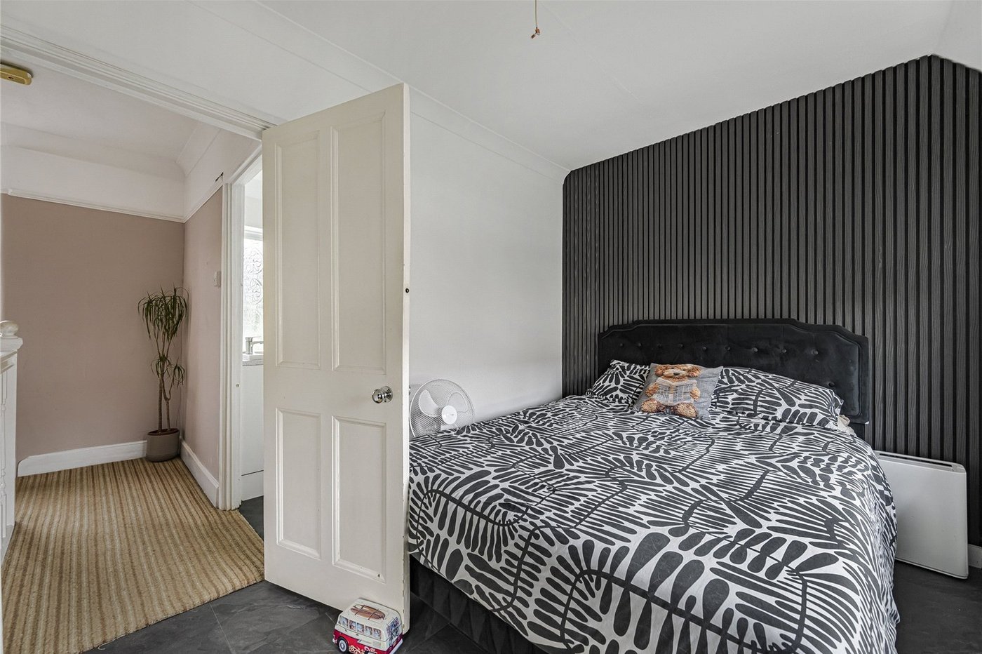 3 bedroom house for sale in Crayford | Robinson Jackson