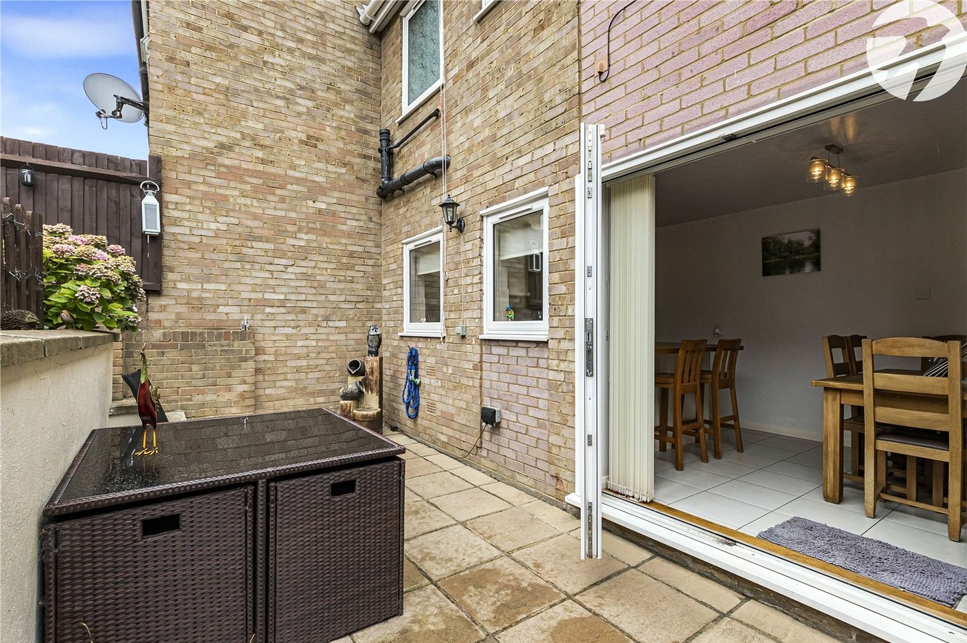 3 bedroom house for sale in Swanscombe | Robinson Jackson