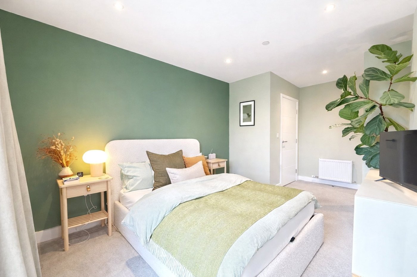 2 bedroom property for sale in London | Robinson Jackson