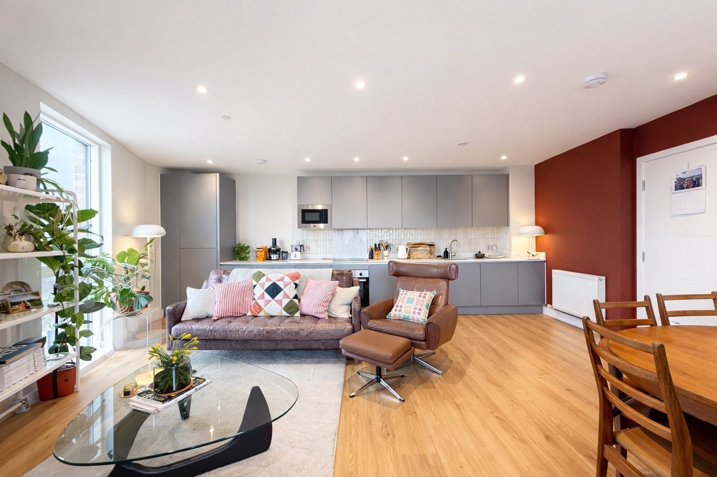 2 bedroom property for sale in London | Robinson Jackson