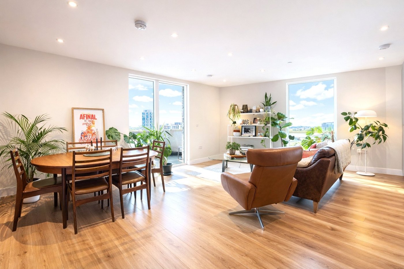 2 bedroom property for sale in London | Robinson Jackson