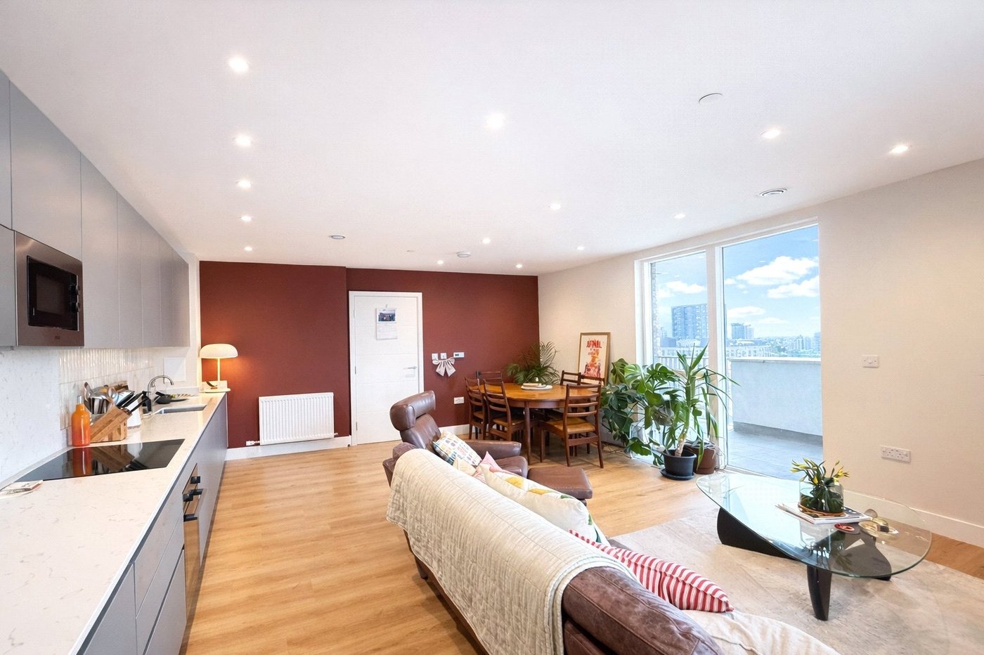 2 bedroom property for sale in London | Robinson Jackson
