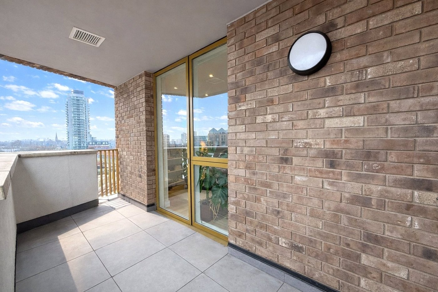 2 bedroom property for sale in London | Robinson Jackson